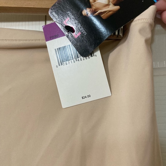 Maidenform 2X Slip Shorts - Picture 7 of 9